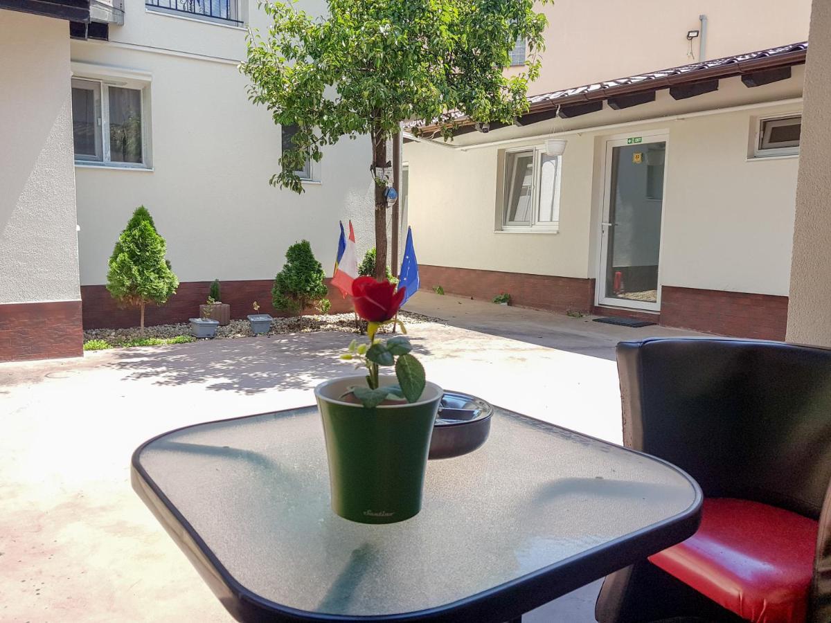Nice & Cozy Apartments Timisoara Ngoại thất bức ảnh